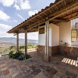 How They Pulled It Off: A Rural Vacation Home in Colombia Works With the Sloping Terrain