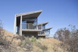 A Concrete Guesthouse Commands a Ridge in Northern California’s Wine Country