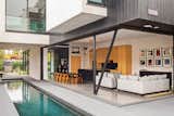 In True California Style, This Venice Beach Home Hovers Above a Pool